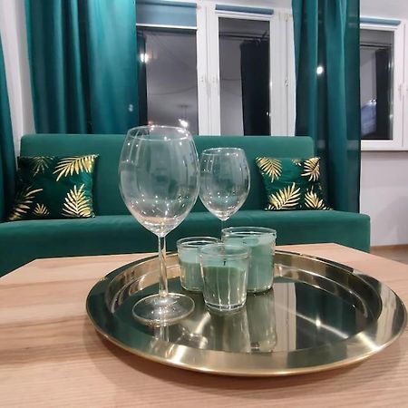 Апартаменты Apartament Szmaragdowy Centrum Варшава Экстерьер фото