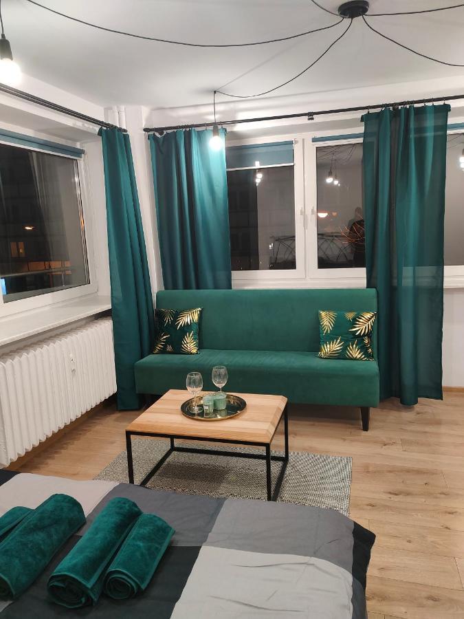 Апартаменты Apartament Szmaragdowy Centrum Варшава Экстерьер фото